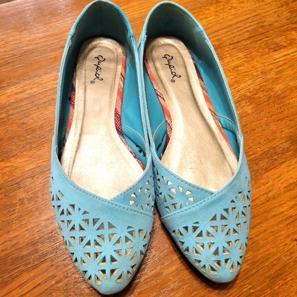 Down the Bright Path Flat - Picture 2 of 7